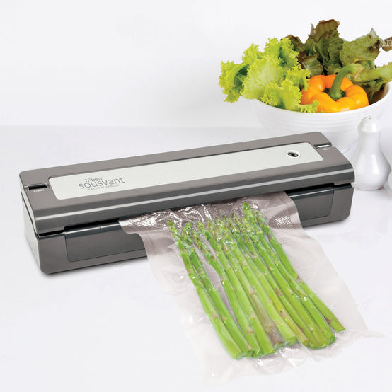 Sousvant Vacuum Sealer KL-200 - Sealing Fresh Asparagus - Tribest